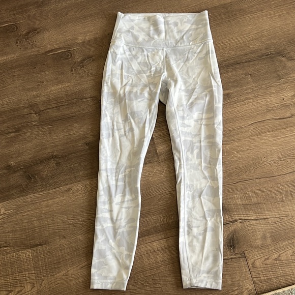 Lululemon Wunder Under 25in Leggings - Picture 2 of 3